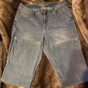 2 pairs of Maurice’s jeans, Size 16